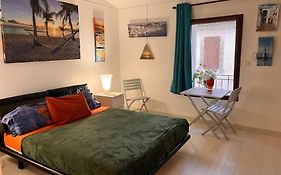 Chambre Cozy Spacieuse, Intra-Muros, Clim, Parking