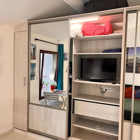 Chambre Cozy Spacieuse, Intra-Muros, Clim, Parking Aigues-Mortes Esterno foto
