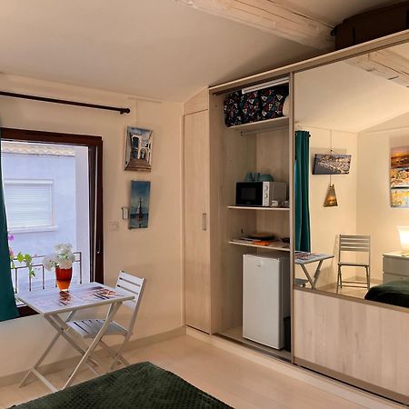 Chambre Cozy Spacieuse, Intra-Muros, Clim, Parking Aigues-Mortes Esterno foto